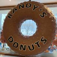 【韓国ソウル・安国】韓国でも話題のLA発ドーナツ「Randy's Donuts（ランディーズ・ドーナツ）」