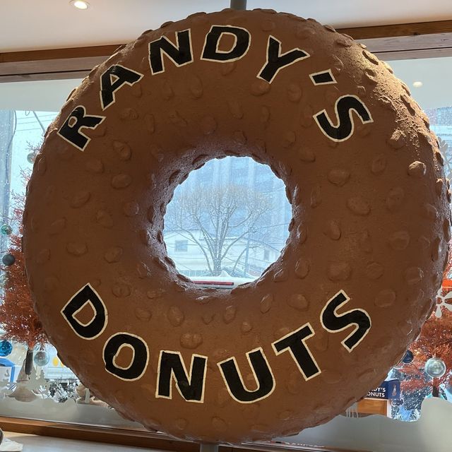 【韓国ソウル・安国】韓国でも話題のLA発ドーナツ「Randy's Donuts（ランディーズ・ドーナツ）」