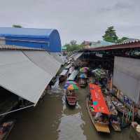 ตลาดน้ำดำเนินสะดวก