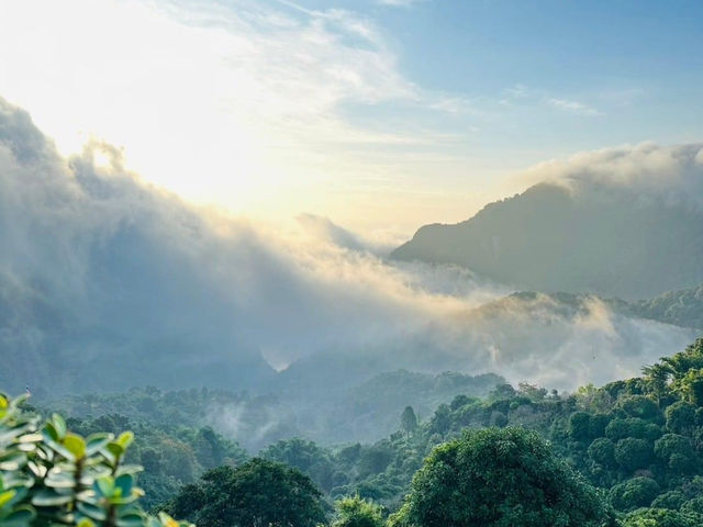 โฮมสเตย์สไตล์แคมป์ปิ้งกลางหุบเขา  ณ บ้านผาฮี้⛰️⛺️