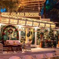 The Glass House ร้านอาหารติดทะเลหาดนาจอมเทียน