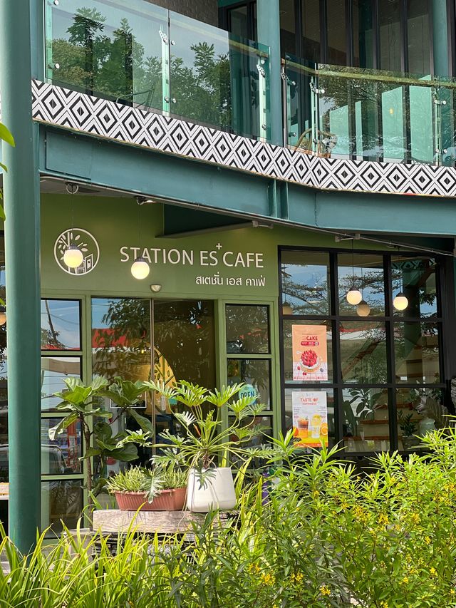 Station Es คาเฟ่สุดละมุน ธรรมชาติรายล้อม สดชื่นมาก