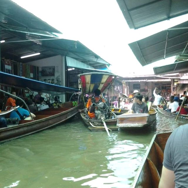 Floating Market Shopping 