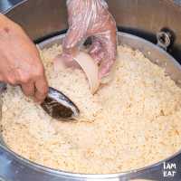 ข้าวมันไก่ให้เยอะคิวยาววววว!