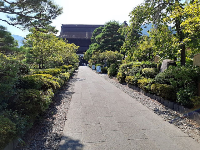 Zenkoji east garden