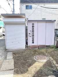 【白玉稲荷神社/東京都】高い塀のような石垣が珍しい神社