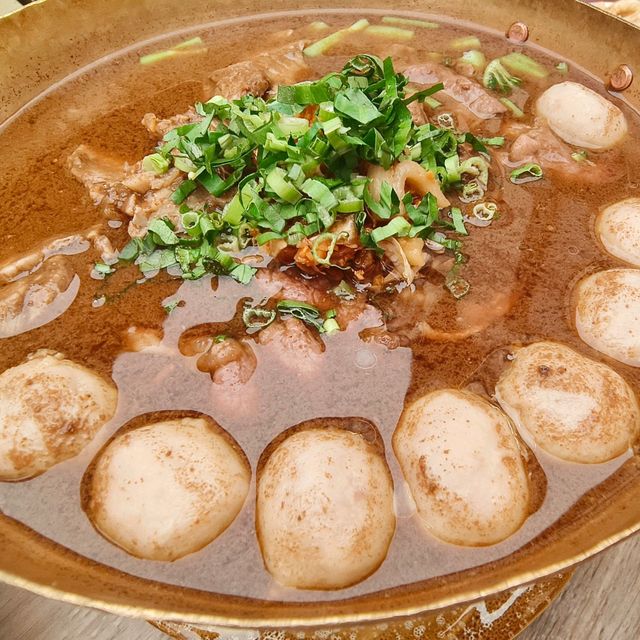 ก๋วยเตี๋ยวเรือเพนนิน ร้านดังในตำนาน