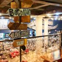 アートな本屋THE LAST BOOKSTORE