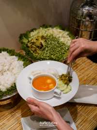 บุฟเฟ่ต์ข้าวต้มมื้อดึกที่ BlueSpice Cafe