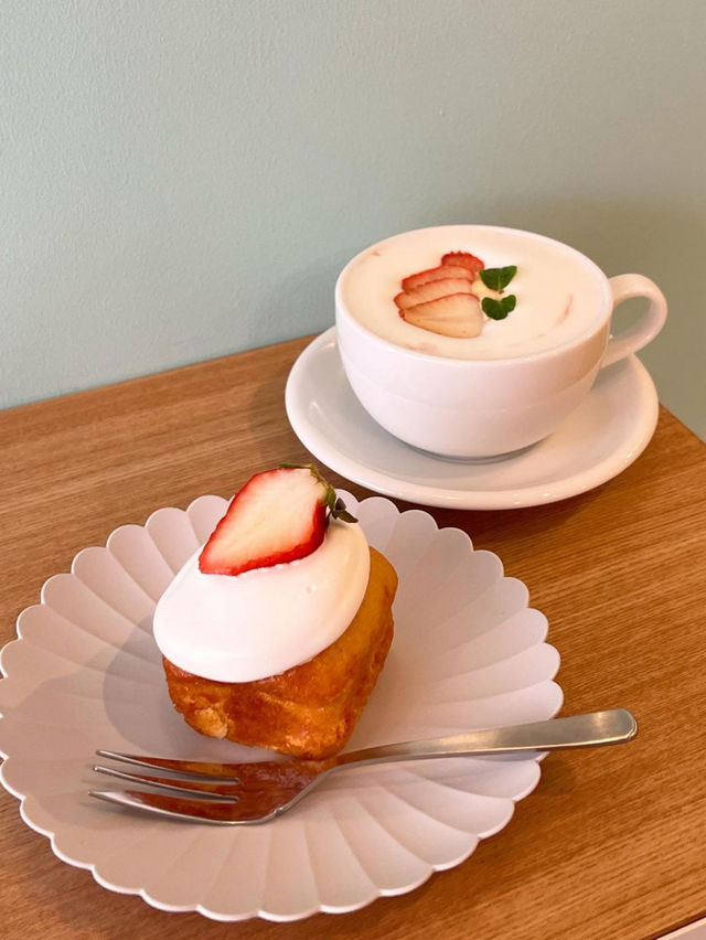 【福岡カフェ】春を感じるいちごスイーツと絶品ティラミス