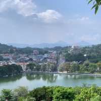 🇱🇰 Serene Landscape Kandy Lake 