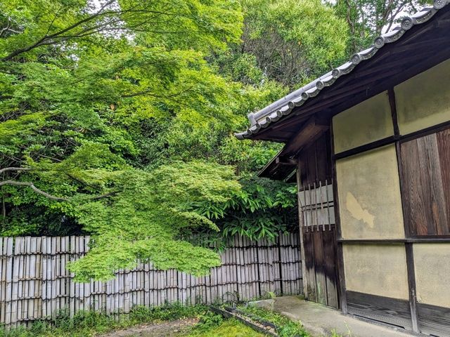 日本京都-能拍到京都塔小橋湖水倒影：涉成園