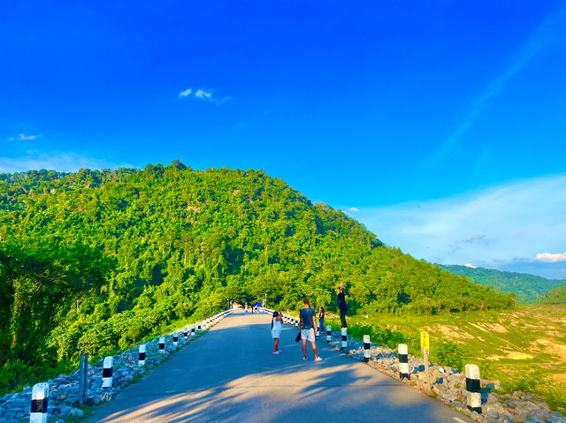 จุดชมวิวเขื่อนขุนด่านปราการชล จุดขึ้นเรือเขาช่องลม