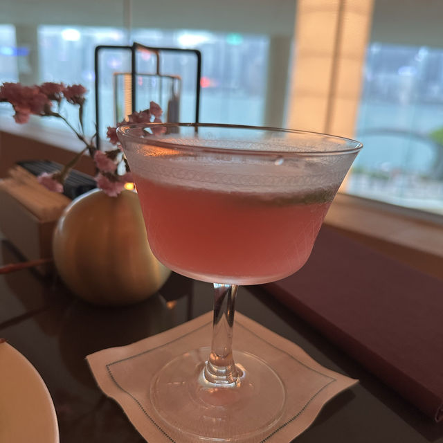 香港麗晶酒店，維港景第一排超美港景！超優行政酒廊