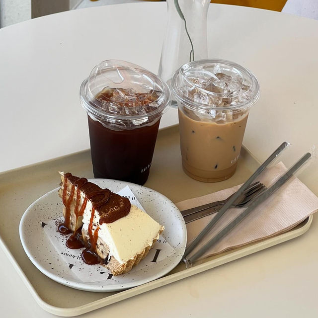 คาเฟ่ ท่ามกลางทุ่งนา เขียวขจี