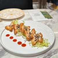 「特務主題餐廳，奢華用餐體驗」