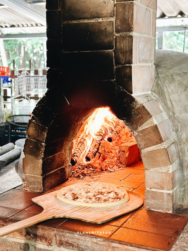 George’s Pizza (Pizza Homemade, พิซซ่าเตาฟืน) 🍕✨