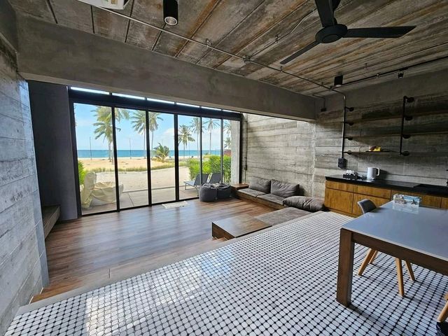 ที่พักเปิดใหม่สไตล์ Loft " Bloc@Sea"