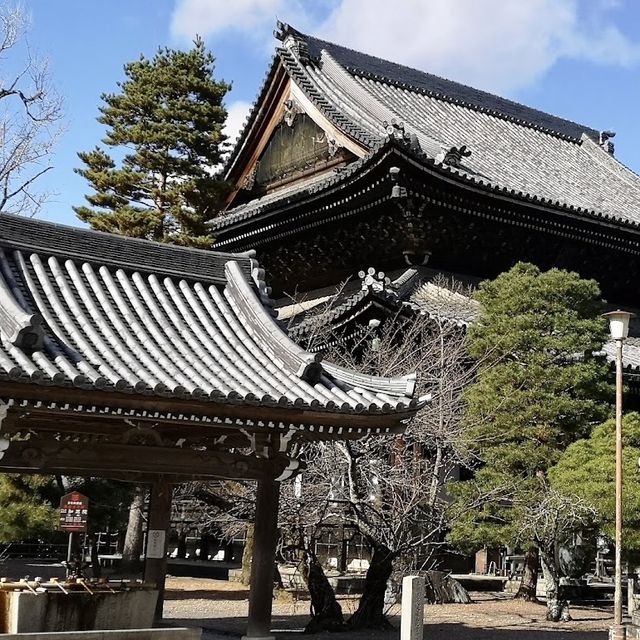 【京都】山門と石階段が立派な京都の代表的なお寺
