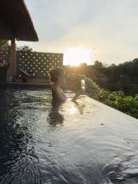 タイ🇹🇭プーケット　海一望🏝️ジャグジープール付きヴィラ🖤