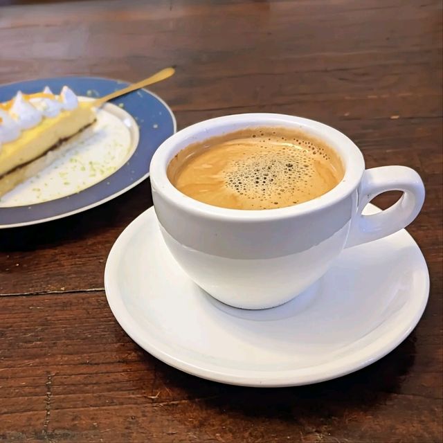 台南-隱身安平老街的法國傳統手工甜點店：La Belle Maison Cafe