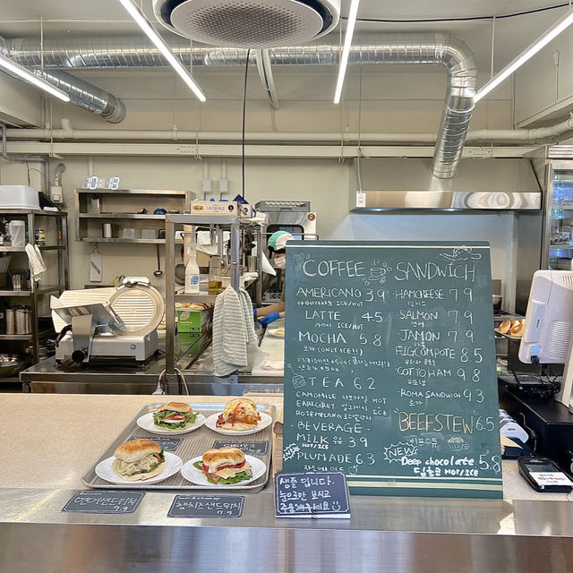 【韓国旅行🇰🇷/ソウル】韓国人で大行列のベーグル専門店🥯