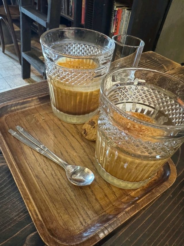 Aesthetic cafe