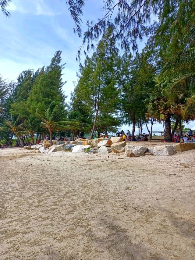 หาดน้ำใส สัตหีบ