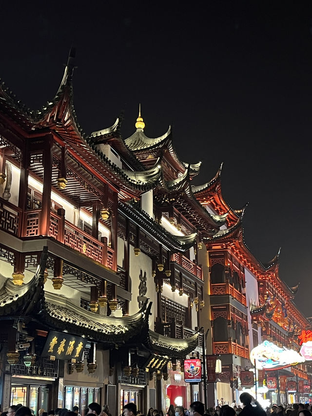 A Night of Magic: The Yu Yuan Shang Cheng Lantern Festival