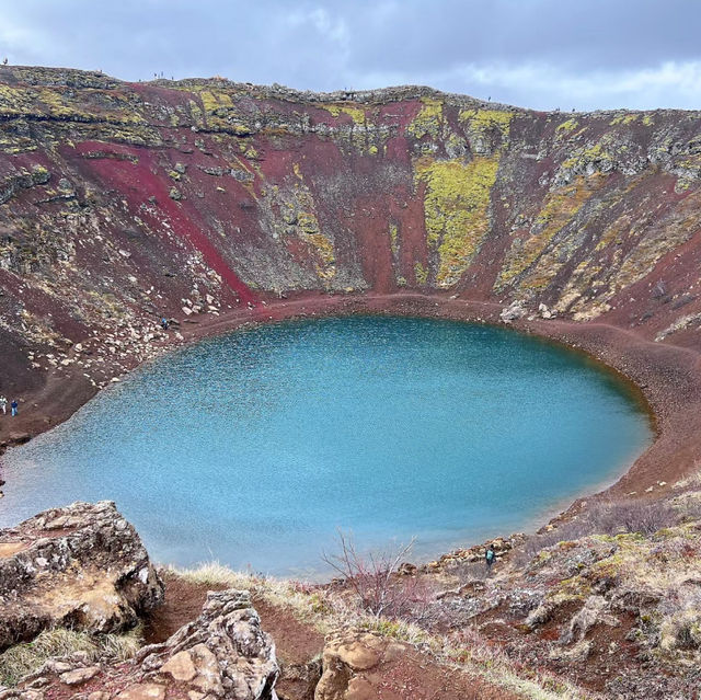 🇮🇸冰島絕美斑斕Kerid火山口湖