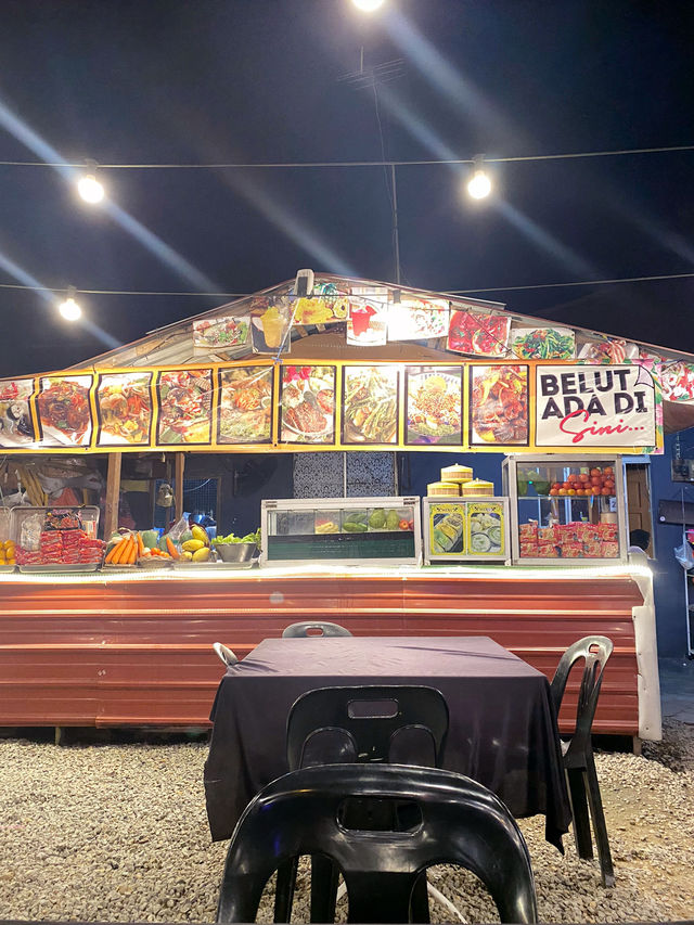 Edaman Seafood: Best Vibes and Delicious White Tom Yum Noodles! 