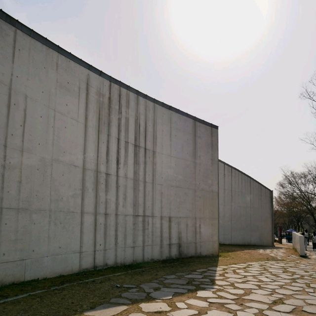 알바로 시자가 건축한 안양파빌리온