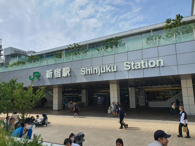 Shinjuku Station 🚞
