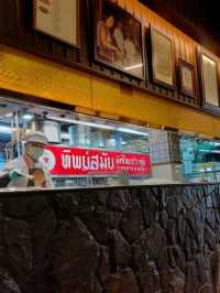 Thipsamai Pad Thai at Pratu Phi, Bangkok 