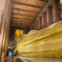 The Splendor of Wat Phra Chetuphon: Bangkok’s Reclining Treasure
