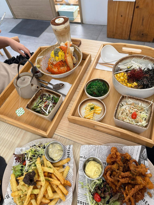 Nice cafe