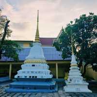 泰國曼谷皇家古跡寺廟景點:Wat Buppharam Worawihan，適合拍照📸打卡休息冥想