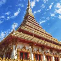 สักการะพระบรมสารีริกธาตุ ณ พระอารามหลวง