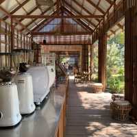 ร้านอาหารทะเลแน่นๆ บรรยากาศดีมากที่ชลบุรี