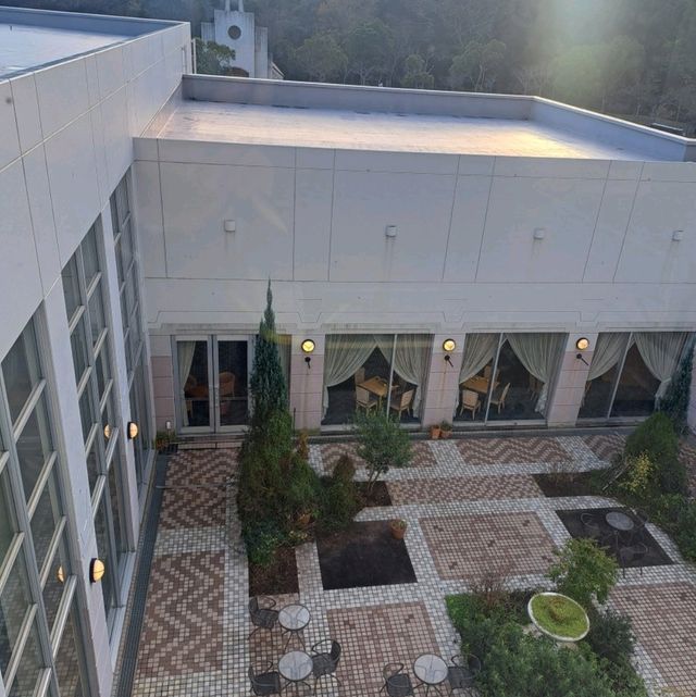 教堂，網球場，乒乓球， mini Bar 也有的溫泉酒店 全日唔出去在這邊也好玩