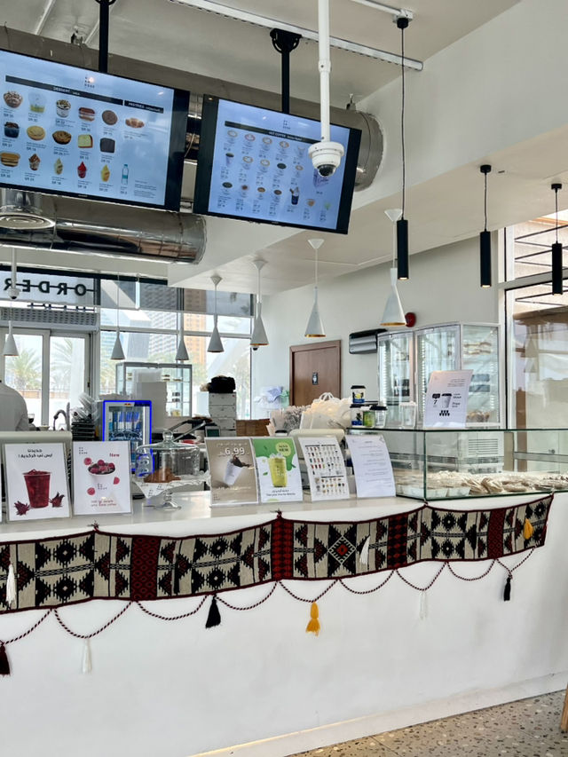 Stylish café by the sea🏝️
