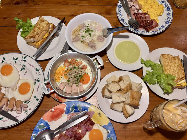 ใต้ถุนบ้าน 带福办 • เชียงใหม่ 