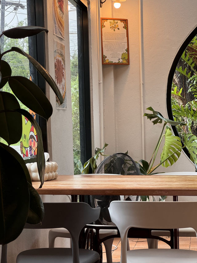 A Charming Coffee Haven in the Heart of Takuapa