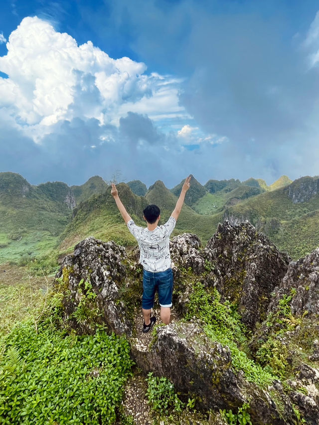⛰️💚 Cebu is not just beaches! Scenic Osmeña Peak 