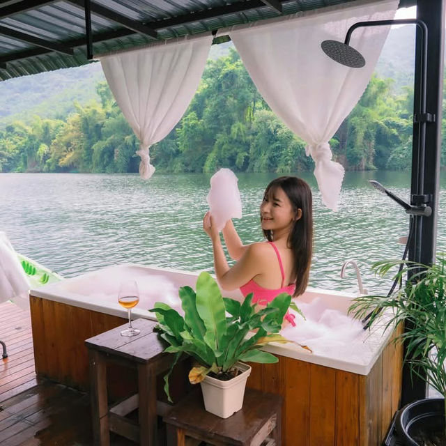 ที่พักใกล้น้ำตกเอราวัณ