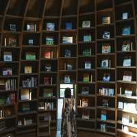 【千葉】地中にある神秘的な図書館