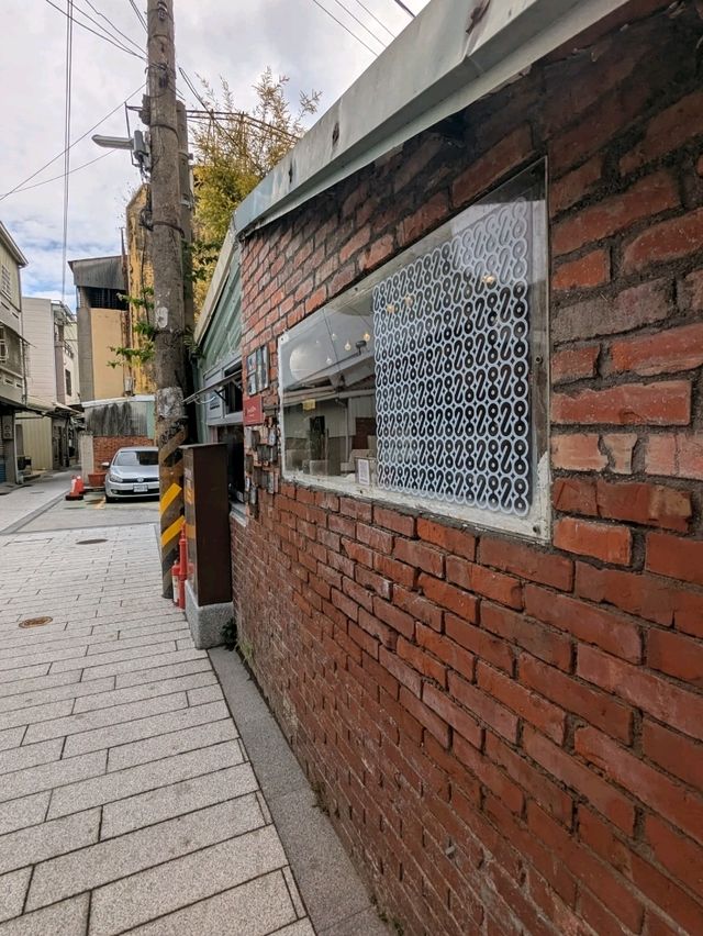 餓八來秋 28ComenChill 台南小巷裡的海南雞專賣店