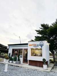 คาเฟ่ไอศกรีมโฮมเมด รสชาติเยอะ อร่อยๆ ที่ฉะเชิงเทรา