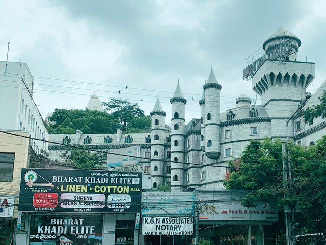Hyderabad’s Chaotic Charm on Wheels