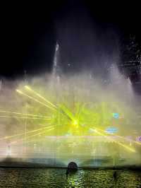 全泰國最大最新的商場Icon Siam~泰國水舞間+Light Show